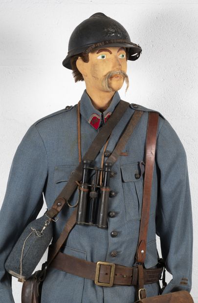 null Mannequin of a lieutenant of the 285th R.A. in horizon blue outfit including...