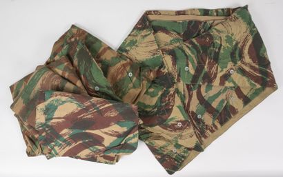 null Lot of 6 French half tents in camouflaged canvas.