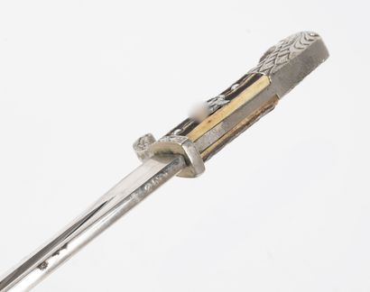 null Bayonet of parade of the Polizei.

Eagle head grip with deer antler plates decorated...