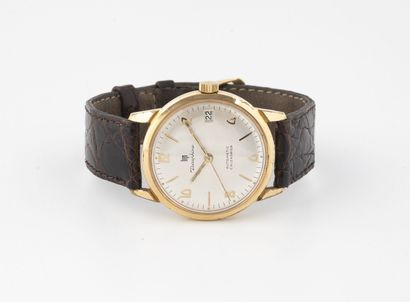 LIP Dauphine 
Men's wrist watch.




Round case in gold metal and steel.




Dial...
