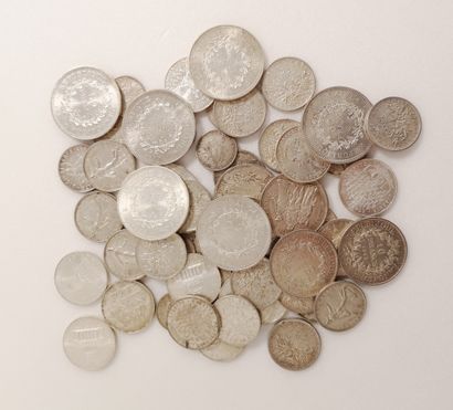 FRANCE Lot de diverses pièces en argent comprenant :

- 1 pièce de 50 centimes, 1919,...