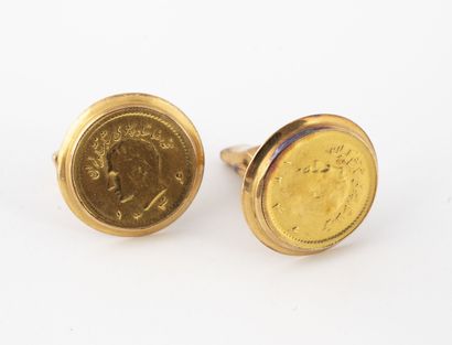 Pair of yellow gold (750) cufflinks decorated...