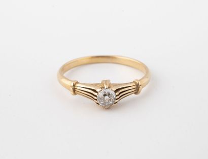 Small yellow gold (750) ring set with an...