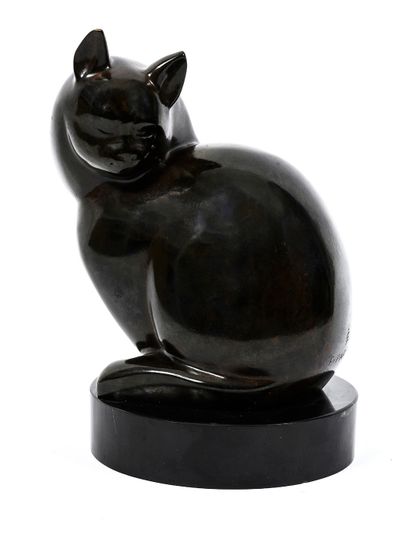 Ferdinand PARPAN (1902-2004) Chat assis,1998.
Épreuve d'artiste en bronze patine...