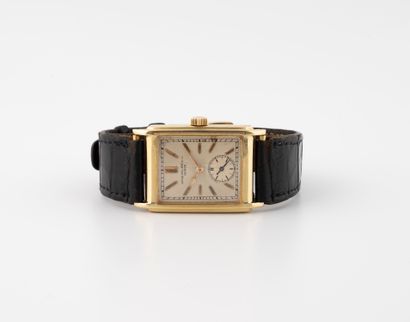 PATEK Philippe Élégante montre bracelet d'homme. 
Boîtier rectangulaire en or jaune...