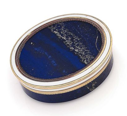 Boîte tabatière ovale en lapis-lazuli, veiné...