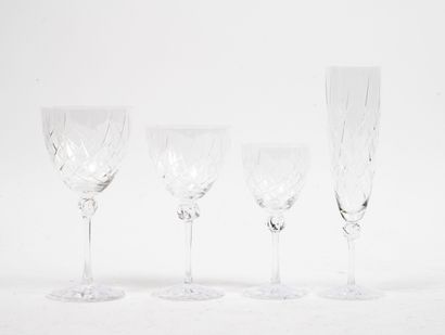 DAUM Part of service of engraved crystal glasses, Boissy model, including :

-Twelve...