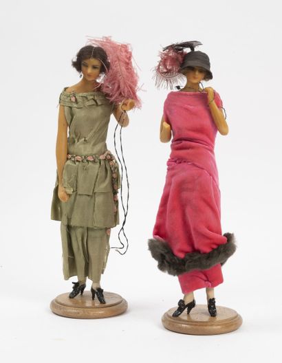 LAFITTE DESIRAT 1923 Lot de deux poupées mannequin visage et bras en cire.

- Elégante...