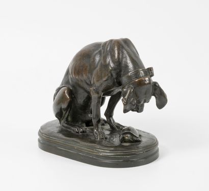 D'après Alfred JACQUEMART (1824-1896) Dogue looking at a turtle.

Proof in bronze...