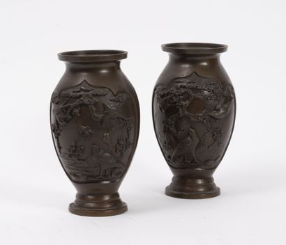 ASIE, fin du XIXème - début du XXème siècle - INDOCHINE

Coffret en bois brun à décor...