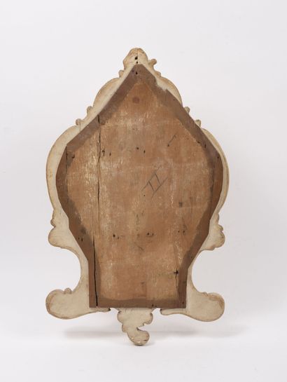 ITALIE, XIXème-XXème siècles Petit miroir baroque en bois relaqué et redoré à motif...