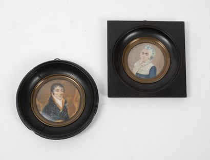 Ecole du début du XIXème siècle Two round miniatures :

- Portrait of a woman in...