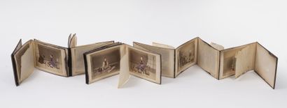 JAPON, fin du XIXème - début du XXème siècle Album accordéon en carton couvert de...