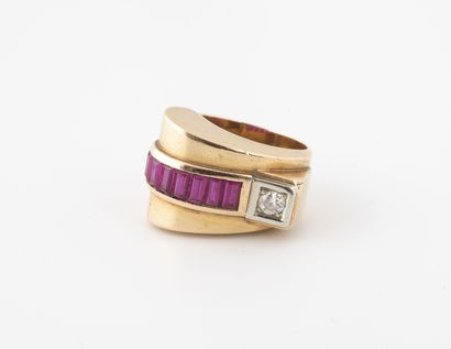 Yellow gold (750) Tank ring set with a brilliant-cut...