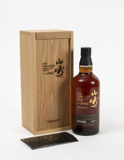 THE YAMAZAKI 1 bouteille, 1984.

Single Malt Whisky.

Numérotée 1962.

Caisse bo...