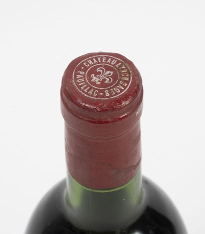 Château Lynch Bages 1 bouteille, 1980.

GCC5 Pauillac.

Niveau haute épaule.

Petites...