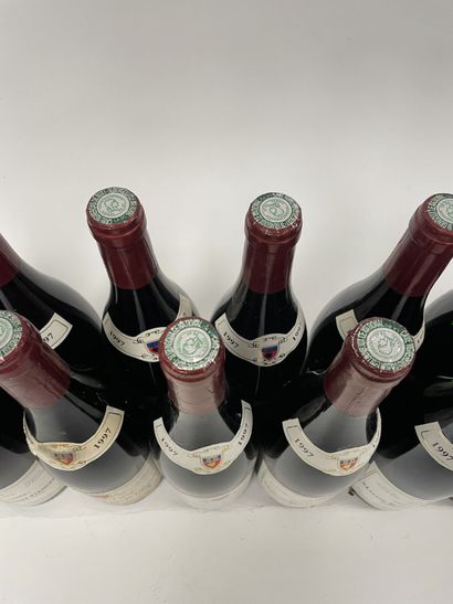 MAISON ROUGE SAINT-GENGOUX 13 bouteilles, 1997.

La Buxynoise.

Bon niveau.

Taches,...