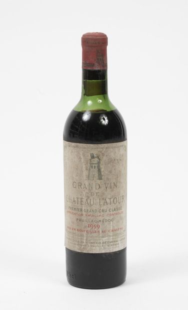 CHÂTEAU LATOUR 1 bouteille, 1959.

GCC1 Pauillac.

Bon niveau mi-épaule.

Frottements...