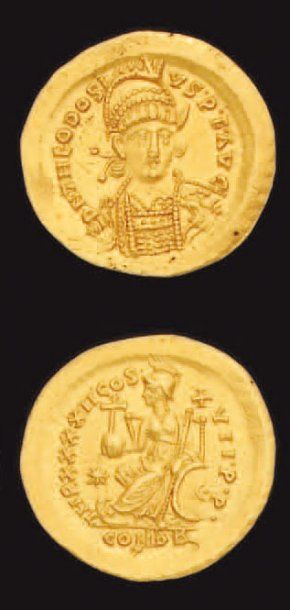null MONNAIES BYZANTINES Théodose II (408-450) : Solidus. Son buste armé, R/ Constantinople....