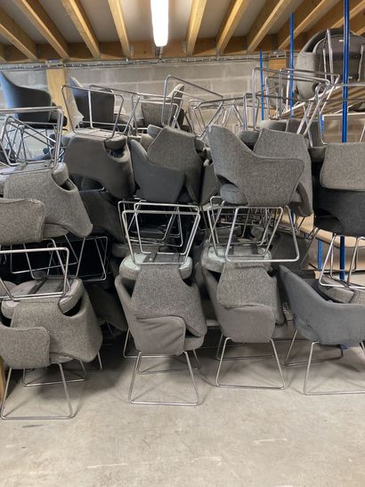 Eero Saarinen (1910-1961) Lot of 39 conference chairs.

Model designed in 1957.

Metal...