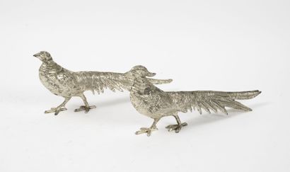 Couple of pheasants in silver plated metal.

H....