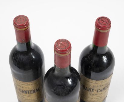 CHÂTEAU BRANE CANTENAC 2 bouteilles, 1985.

GCC 2 Margaux.

Niveaux goulots.

Taches...