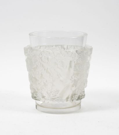 René LALIQUE (1860-1945) Vase Bacchus.

Modèle créé en 1938.

Épreuve en verre blanc...