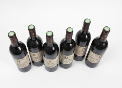 L'ABEILLE DE FIEUZAL 6 bouteilles, 1995.

Pessac-Léognan.

Niveaux goulots.

Taches,...