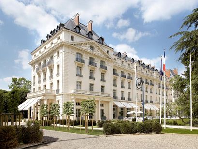 Une nuit pour 2 personnes au Trianon Palace, 5 étoiles à Versailles ; Le Trianon...