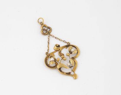 Yellow gold (750) openwork pendant with mistletoe...