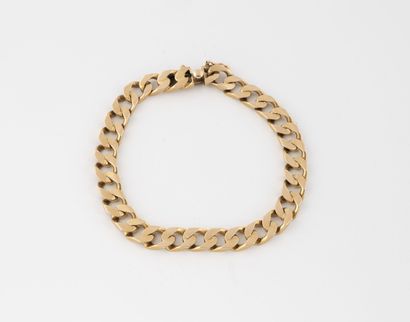 null Yellow gold bracelet (750) with gourmette link. 
Ratchet clasp with eight security....