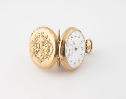 null Pocket watch in yellow gold (750).
Encrypted back cover. 
White enamelled dial,...