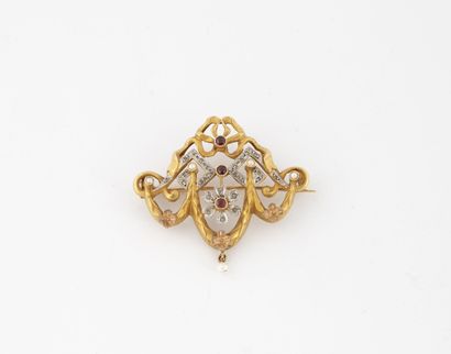 Three-tone gold (750) openwork brooch with...