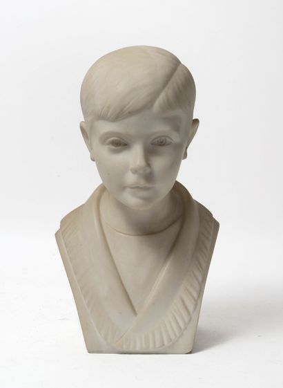 Serge ZELIKSON (1890-1966) Portrait de Jean Beck, enfant. 
Modèle en marbre blanc.
Signé.
H....