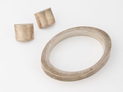 null Bracelet oval shape slightly asymmetrical silver (min. 800). 
Mexican work.
Weight...