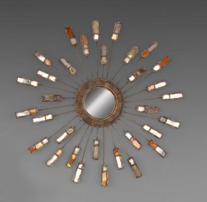Line VAUTRIN (1913-1997) Miroir «Etincelle» à partie centrale circulaire et fond...