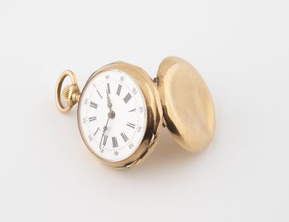 null Yellow gold (750) collar watch. 
Back cover with plain decoration. 
White enamel...