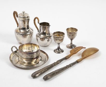 null Lot of silver objects (950 / Minerve) :
- self-serving pourer and its creamer...