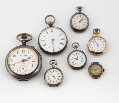 null Lot of three silver neck watches (800).
Back covers with repoussé decoration...