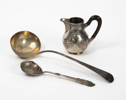 null - ENGLAND
A silver ladle (925 / min. 800), numbered A.
Goldsmith's mark: G.S.
LONDON,...