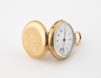 null Small pocket watch in yellow gold (750).
Encrypted back cover. 
White enameled...