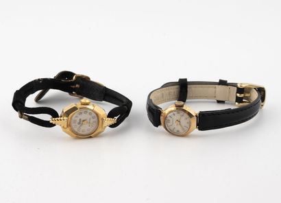 REGLIA et PONCTA Montre bracelet de dame.
Boîtier tonneau ou géométrique étagé en...
