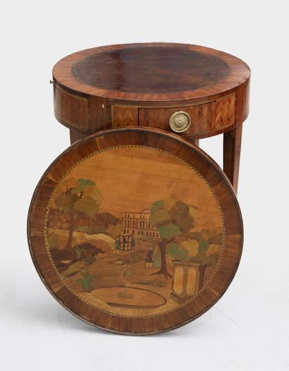 null Table bouillotte circulaire en placage de bois exotiques à décor uni ou de chevrons...