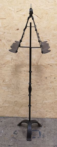null Tripod lectern in wrought iron, with a turned shaft, a double lectern in blades,...
