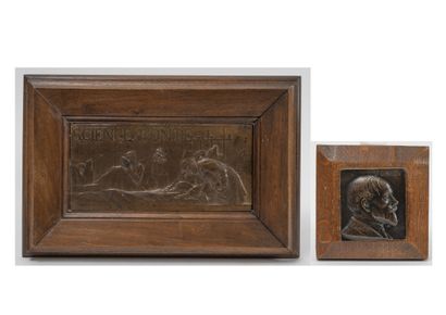 D'après Alexandre CHARPENTIER (1856-1909) Science et Bonté.
Bas-relief en bronze...