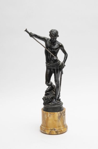 D'après Antonin Mercié (1845-1916) David vainqueur de Goliath.
Épreuve en bronze...
