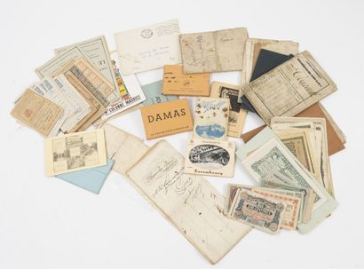 null Lot de timbres et vieux documents comprenant :
- Assignats.
- Vieux billets...