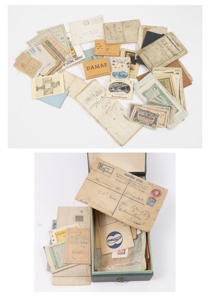 Lot de timbres et vieux documents comprenant...