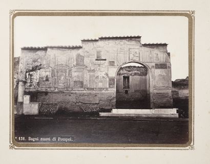 Photos d'édition Photographic album including 24 prints on Pompeii. 
Dim. photo :...