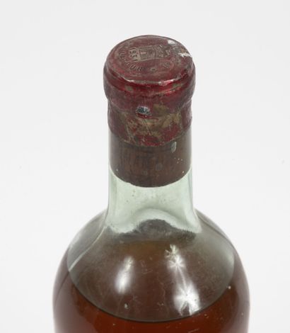 CHÂTEAU LATOUR 1 bottle, 1931.
GCC1 Pauillac.
Low shoulder level.
Accidents, missing...
